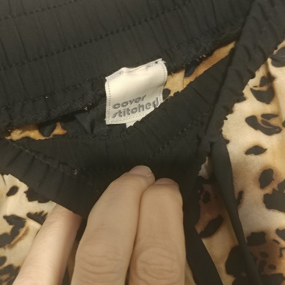 Leopard 🐆 draw string jogger style comfy pants - Picture 4 of 8